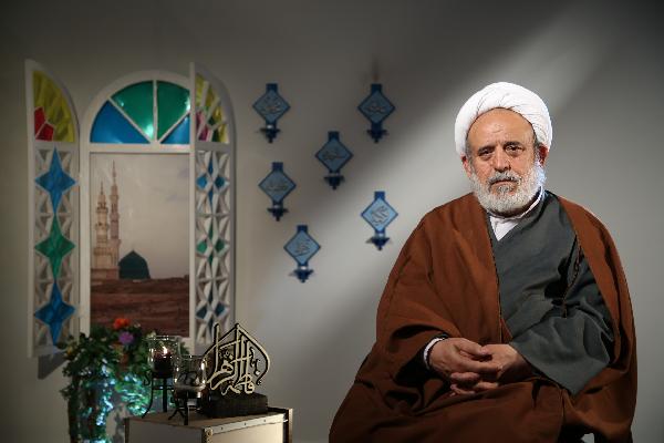 استاد انصاریان : اگر حالمان به احسن الحال تغییر کند، فسادها ، رشوه و اختلافات پایان می یابد