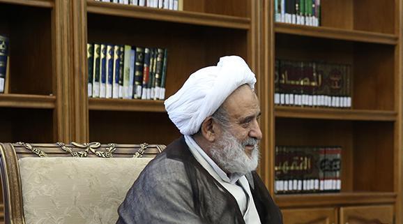 استاد انصاریان: خدمت به خلق خدا به هر اندازه ای که باشد موجب رضایت الهی است 