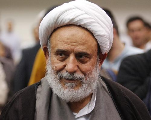استاد انصاریان : شناخت الطاف و نعمت های الهی موجب تواضع و بندگی در برابر خداوند می شود
