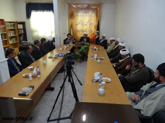 برگزاری جلسه تجلیل از پژوهشگران موسسه دارالعرفان + عکس
