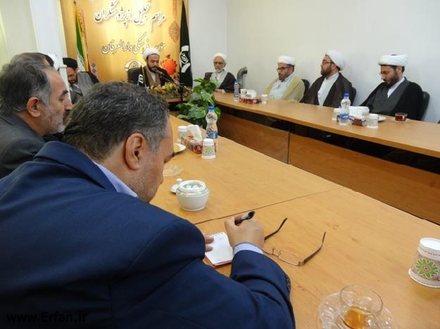برگزاری جلسه تجلیل از پژوهشگران موسسه دارالعرفان + عکس