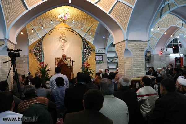 استاد انصاریان: نقطه "باء" بسم الله؛ نقطه هویت تمام کلمات است