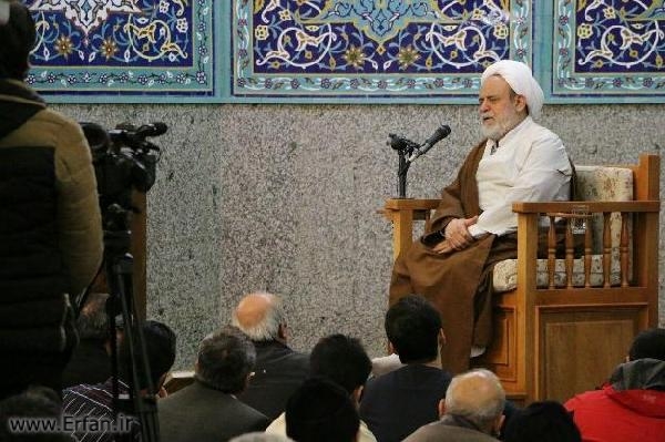 استاد حسین انصاریان: قلب باید توجه به حقیقت نماز داشته باشد