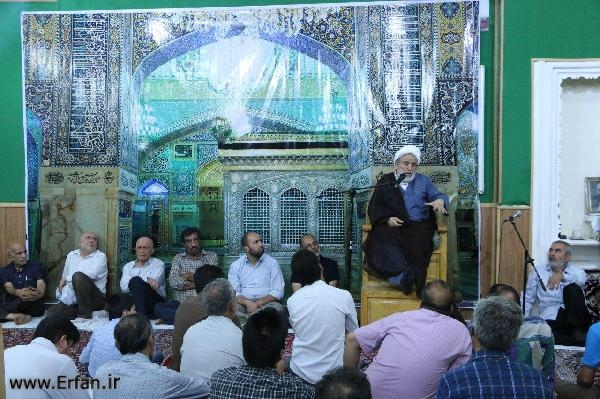 استاد انصاریان: قرآن علاج همه دردهای روحی و فکری است