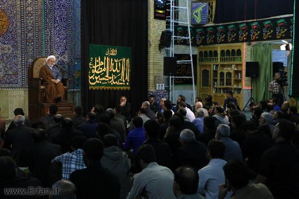استاد انصاریان: خداوند مارک توقف و ایستایی به احدی نزده است/ خود شناسی از یکسال عبادت بهتر است   