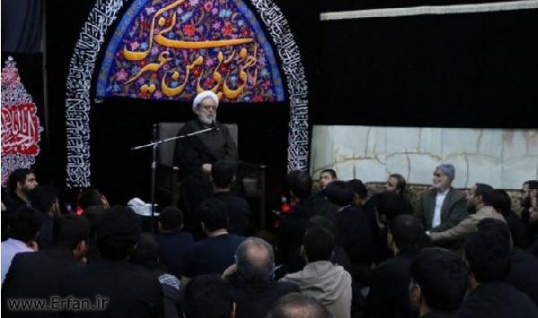 استاد انصاریان: سرآمد همه انسانها جامع تمام ارزش‌ها و فاقد همهٔ نواقص/ احترام و احسان به والدین با هر دینی واجب است