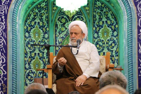 استاد انصاریان: گناهان ظاهری و باطنی عامل ایستایی/ انسان ناسپاس از رحمت خدا محروم خواهد شد   
