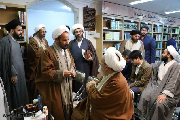 استاد انصاریان: قرآن، روایات و محصولات علمی و فکری علمای شیعه مهم‌ترین میراث علمی و تحقیقی تشیع است +عکس