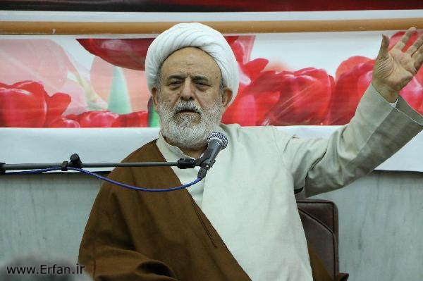 استاد انصاریان: عصمت مقامی انحصاری نیست/ آنکه زلفش به توحید گره خورده، در کمال آرامش زندگی خواهد کرد 