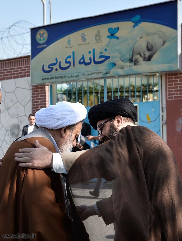 دیدار حضرت استاد انصاریان از بیماران پروانه ای در خانه "ای بی"+تصاویر